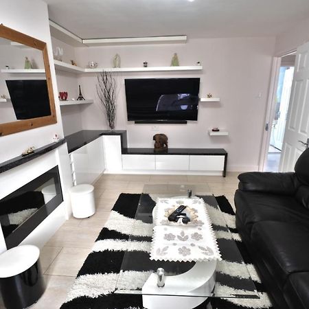 19 Shrewsbury Walk Apartment Айсълуърт Екстериор снимка
