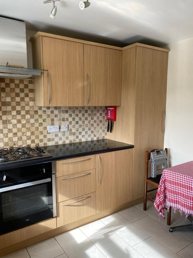 19 Shrewsbury Walk Apartment Айсълуърт Екстериор снимка